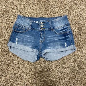 S.O.N.G 3 Botton Roll Cuff Shorts